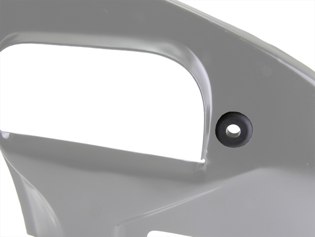 Bild 3 - Durchf�hrung Benzinleitung im Stirnblech